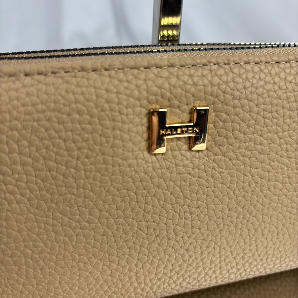 HALSTON Double Zip-around Wallet Beige Pebbled Gold Logo NWT $58 - Picture 4 of 12